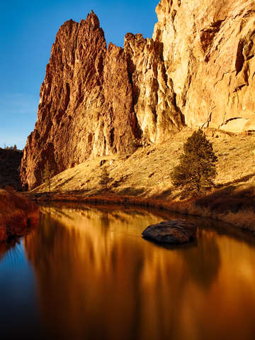 Crooked river reflections at smith rock oregon