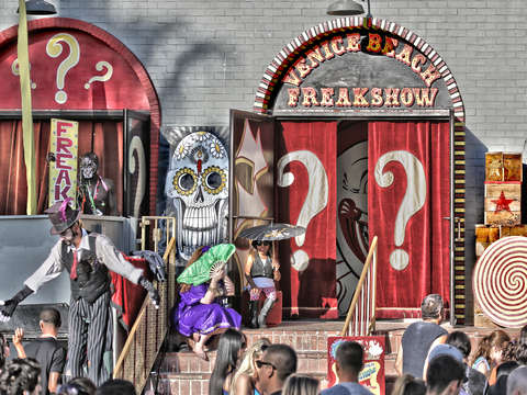 Freakshow at venice beach