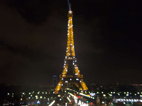 Eiffel-tower-at-night