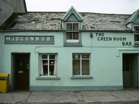 Irish pub