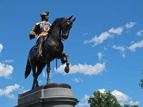 George washington sporting a bruins shirt
