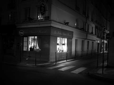 La Lumière dans l'Obscurité