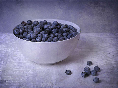 Blueberries in bowl