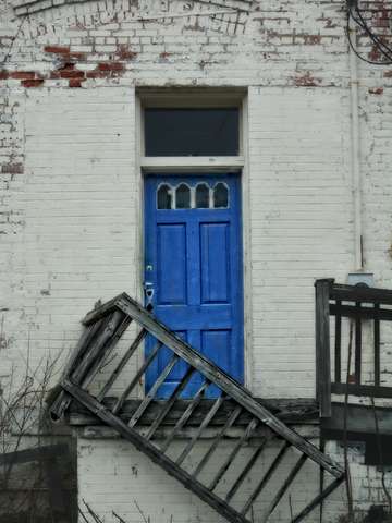 Sapphire door