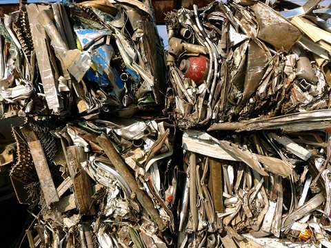 Crushed metal