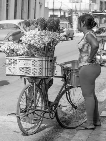 Flower vendor havana cuba