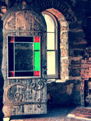 Green door