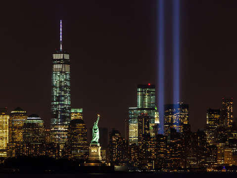 911 tribute in light