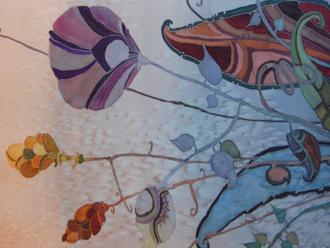 Floral composition in pink and gray