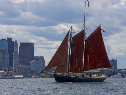 Schooner roseway arrives in boston