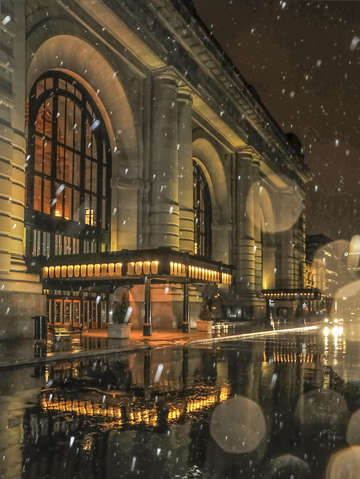Uskc rainy snowy night