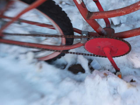 Pink beach cruiser in the snow