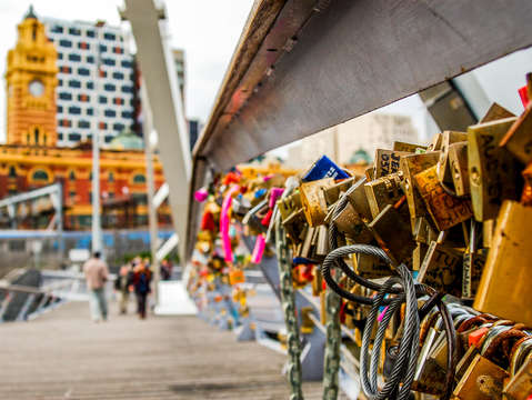 Melbourne lock bridge