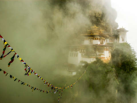 Tigers nest dzong