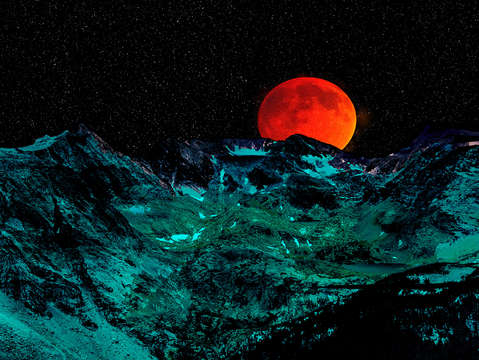 Blood moon over the rockies
