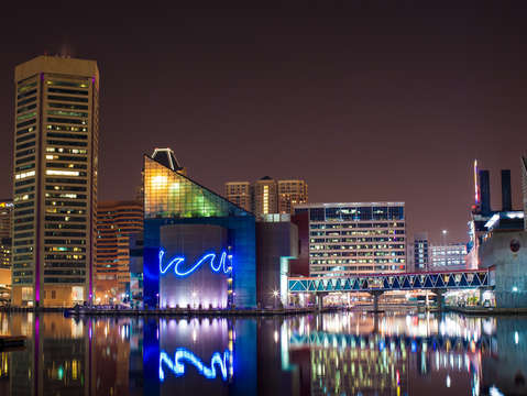 Baltimore aquarium at night
