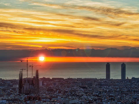 Sagrada familia sunrise barcelona