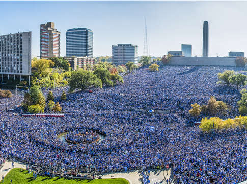 Royals rally group photo