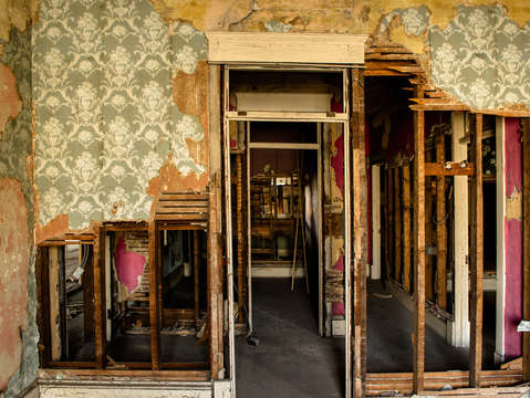 Victorian green wallpaper