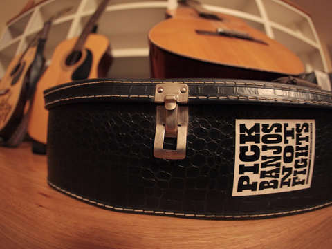 Pick banjos not fights