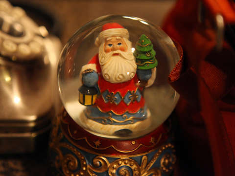Santa snow globe