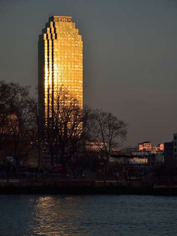 Building in gold