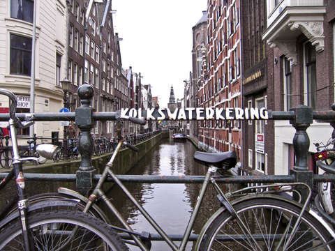 Bike and canal in amsterdam