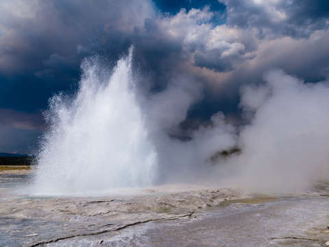 Fountain geyser