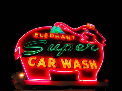 Super elephant car wash