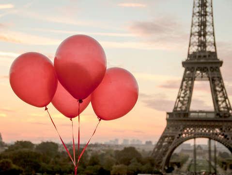 Red balloons at trocad ro