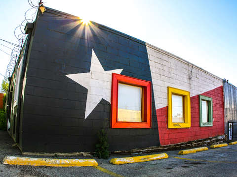 Building painted like the texas flag