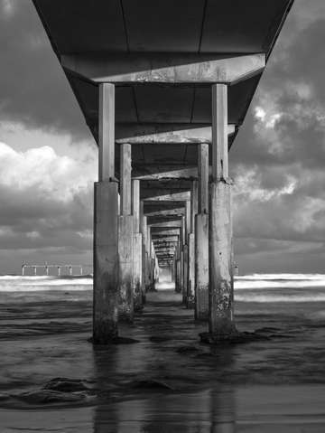 Ob pier monochrome