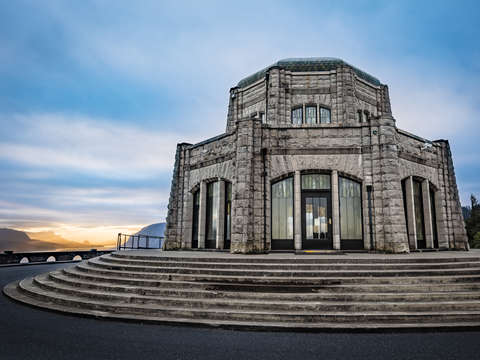 Sunrise at vista house
