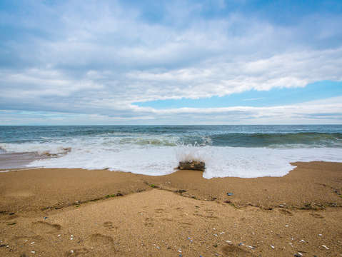 Crashing waves
