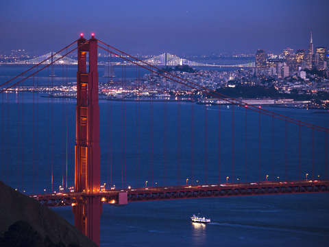 Golden gate at dusk