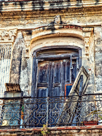 Distressed door in old havana