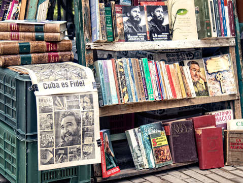 Pro fidel bookshelf