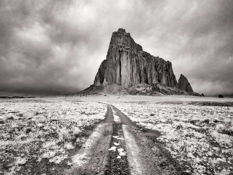 Naat anii n z the mighty shiprock
