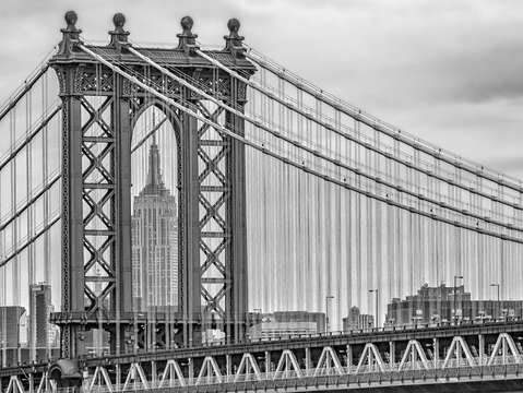 Manhattan bridge frames empire state 8718