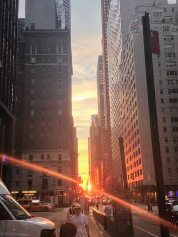 Manhattan henge