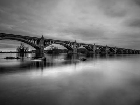 Veterans memorial bridge