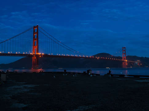 Golden gate bridge at dusk