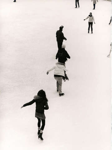 Skaters at rockefeller center