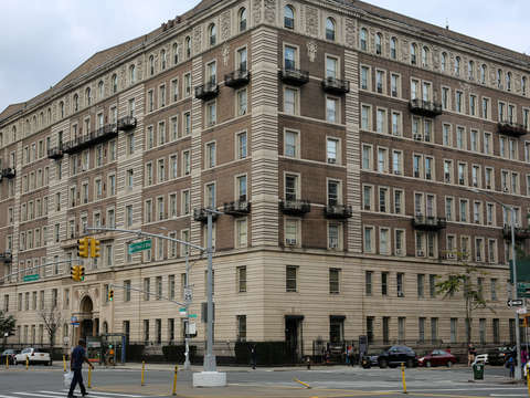 Large building in harlem nyc