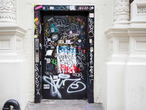 Door 06