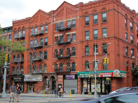 Corner market in harlem nyc