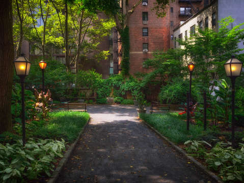 Tudor city streetlamp series