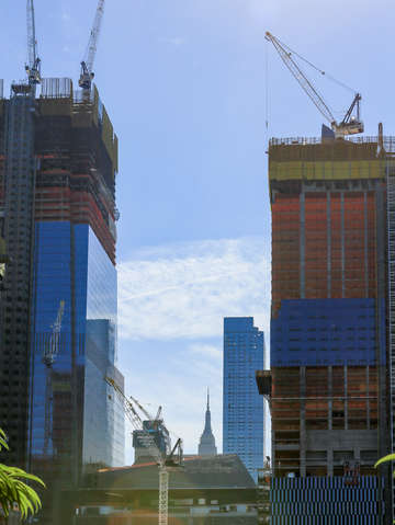 Under construction in chelsea with empire state bu