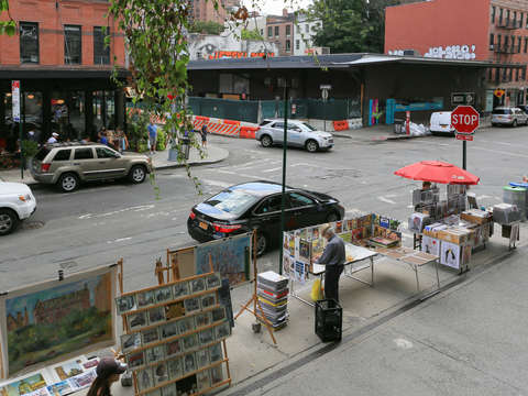 Artists selling on the street chelsea nyc