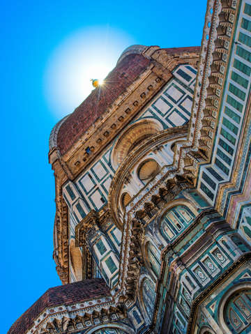 The sun ray by the the duomo